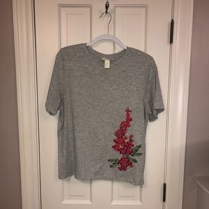 Gray embroidered T-shirt